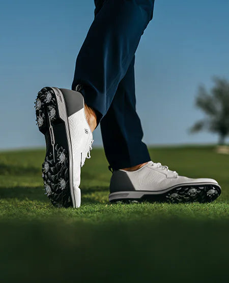 Chaussures de golf pour débutant : comment bien choisir sa première paire ?