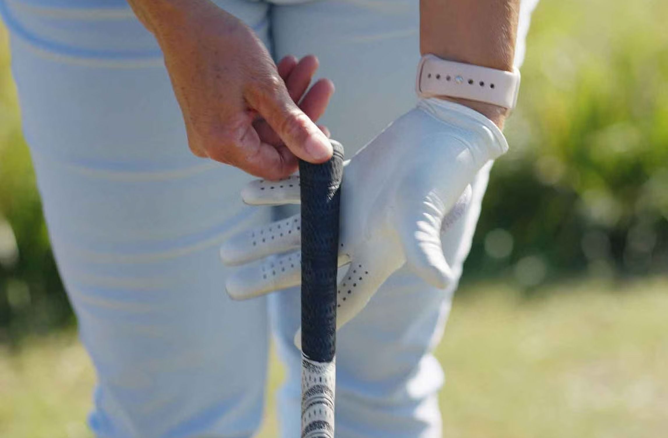 Pourquoi mes grips de golf glissent-ils ? Causes et solutions