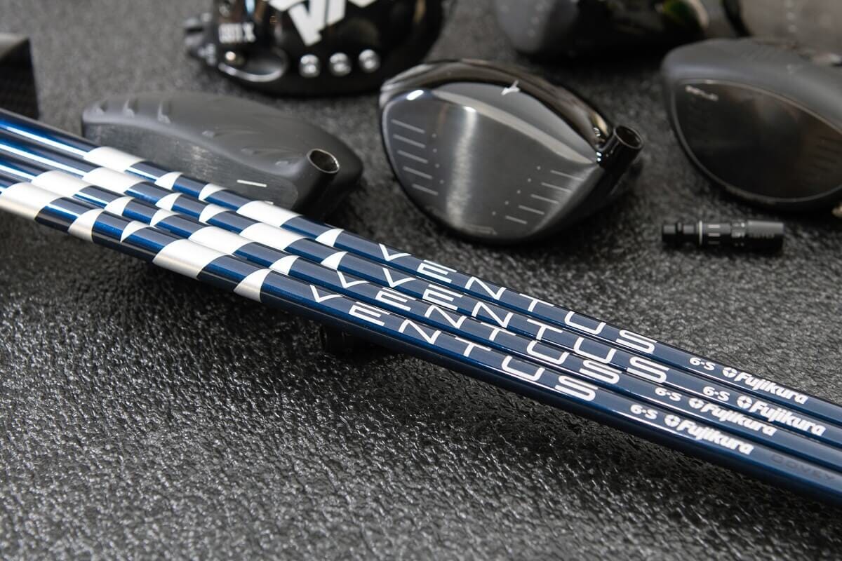 Clubs de golf avec shaft graphite ou acier : que choisir ?